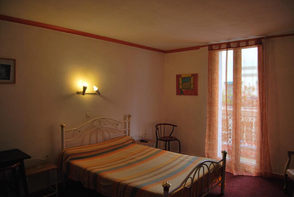 Le Revelois Restaurant Hotell Béziers Rom bilde