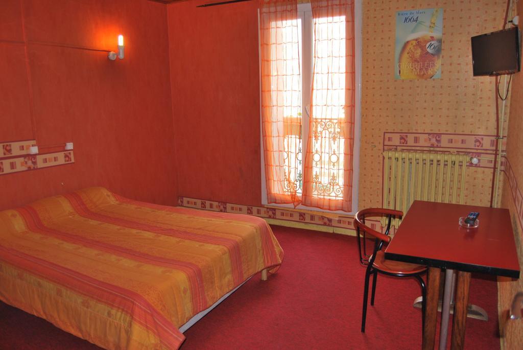 Le Revelois Restaurant Hotell Béziers Rom bilde